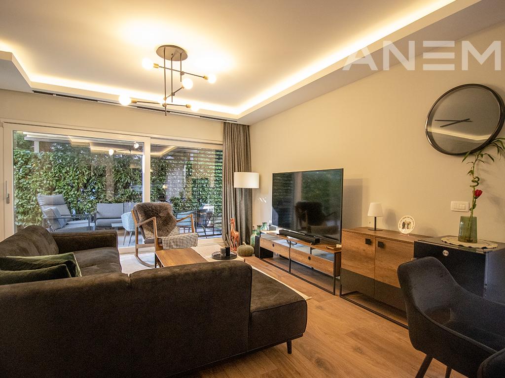 Shtëpi në shitje 202m² + 25m² nënkulm në Veternik
