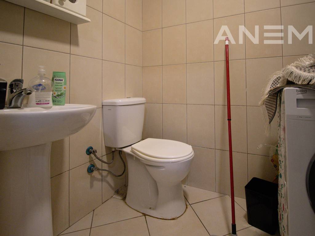 Banesë në shitje 88m² në Lakrishtë