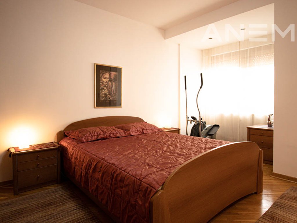 Banesë me qira me 2 dhoma gjumi në lagjen Dardania