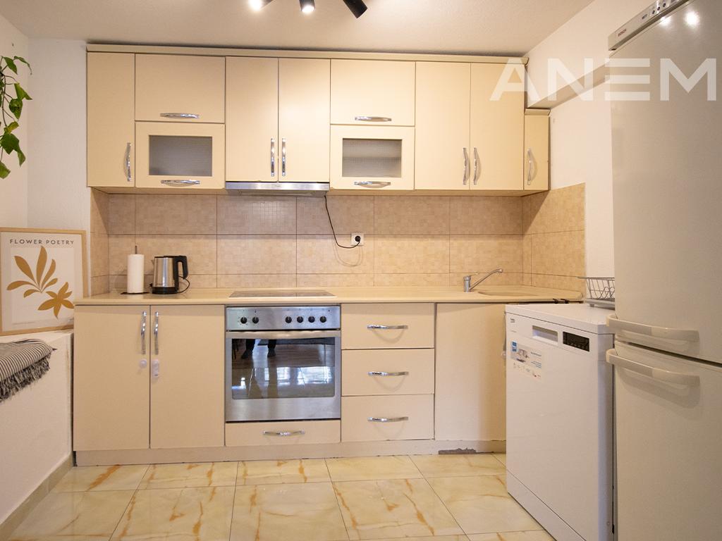 Kat shtëpie me qira 50m² në Arbëri