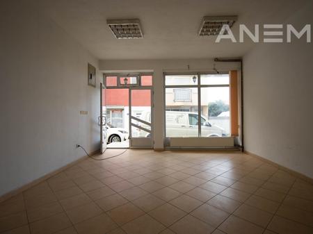 Lokal me qira me 3 hapësira pune në Vellushë