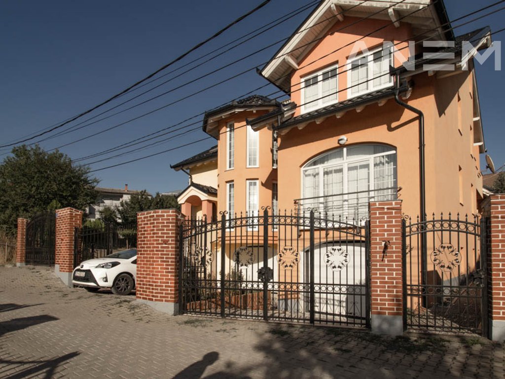 Shtëpi në shitje 667m² në lagjen Sofalia