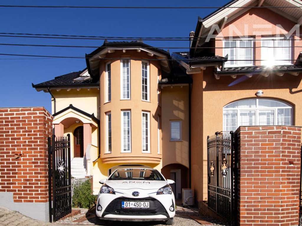 Shtëpi në shitje 667m² në lagjen Sofalia