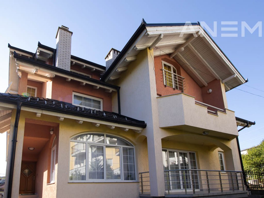 Shtëpi në shitje 667m² në lagjen Sofalia
