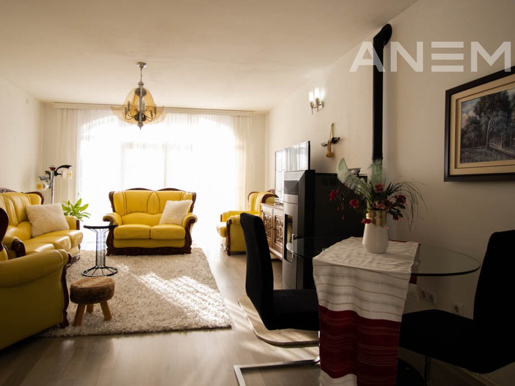 Shtëpi në shitje 667m² në lagjen Sofalia