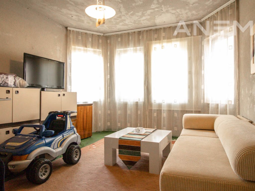 Shtëpi në shitje 667m² në lagjen Sofalia