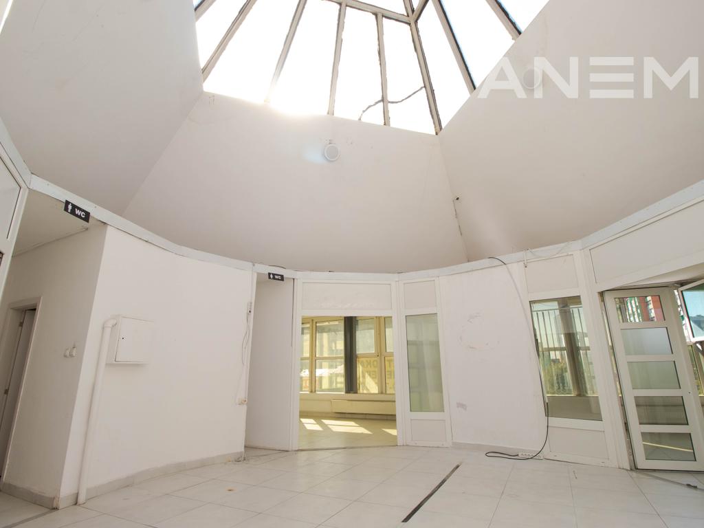 Office for rent with 3 workspaces in the Dardania neighborhood