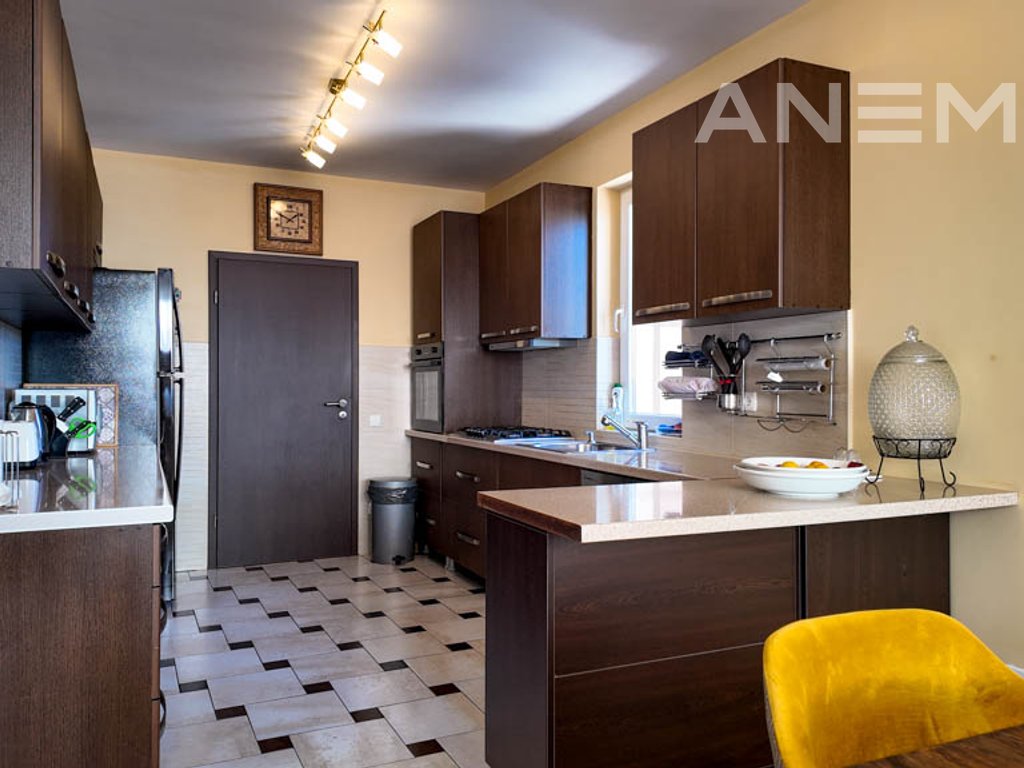 Apartment for sale 186m² in the Bregu i Diellit neighborhood