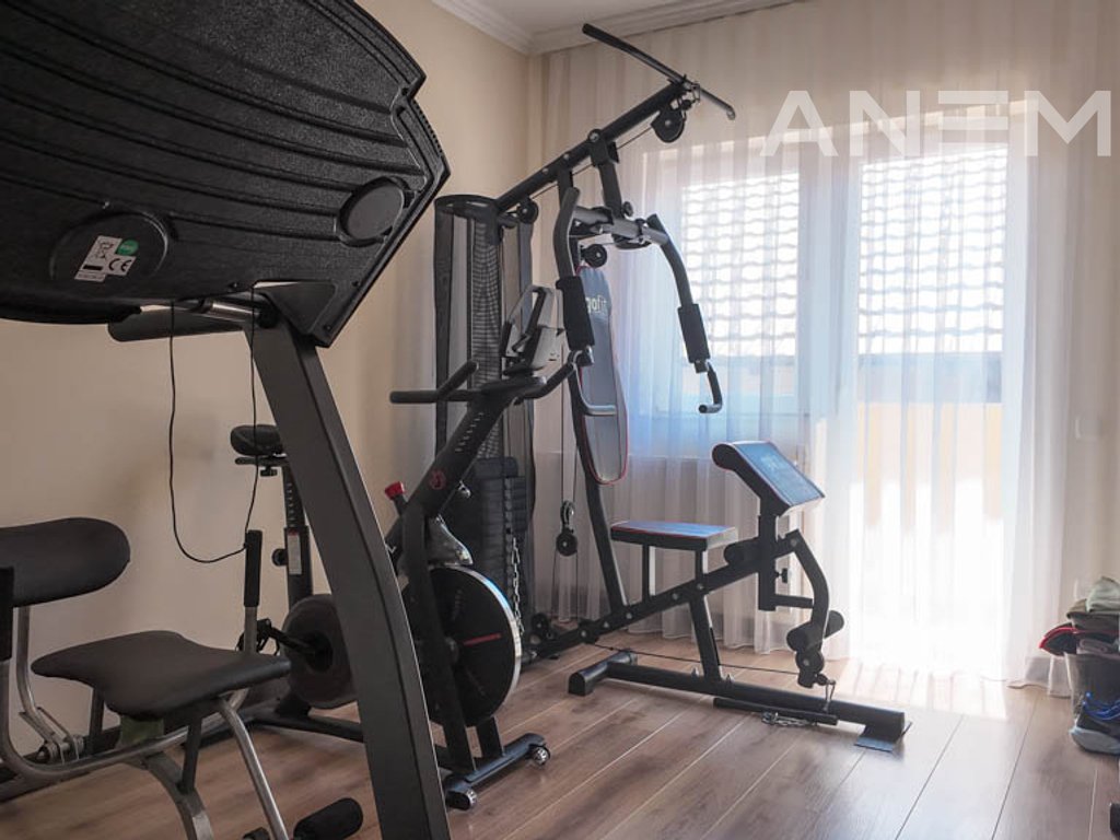 Apartment for sale 186m² in the Bregu i Diellit neighborhood