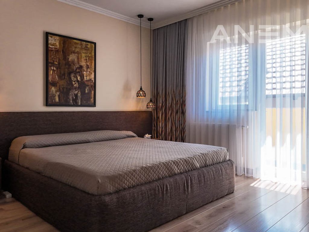 Apartment for sale 186m² in the Bregu i Diellit neighborhood