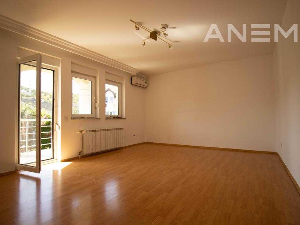 5-bedroom rental house in the Sofalia neighborhood