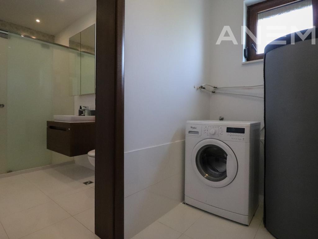 Shtëpi me qira 210m² në Marigona Residence