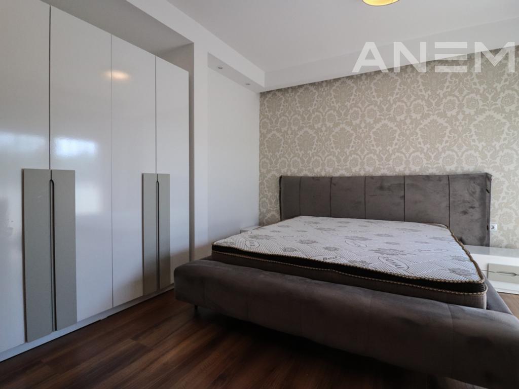 Shtëpi me qira 210m² në Marigona Residence