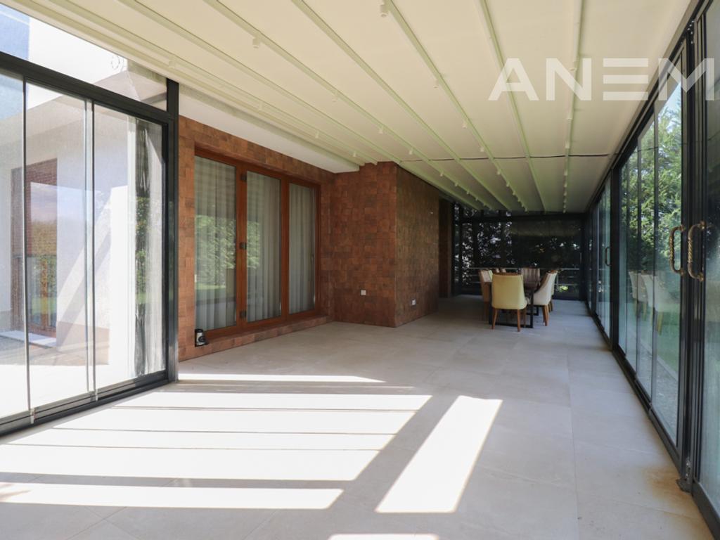 Shtëpi me qira 210m² në Marigona Residence