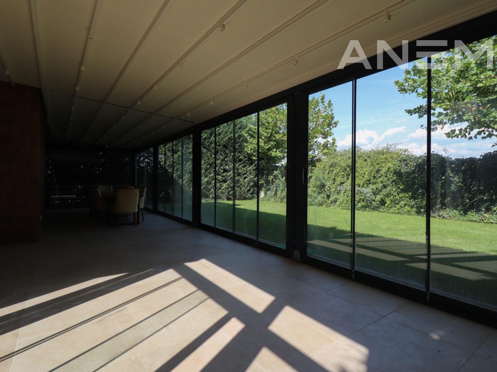 Shtëpi me qira 210m² në Marigona Residence