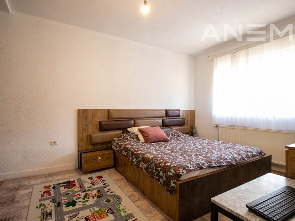 Shtëpi në shitje 440m² në lagjen Mati 1