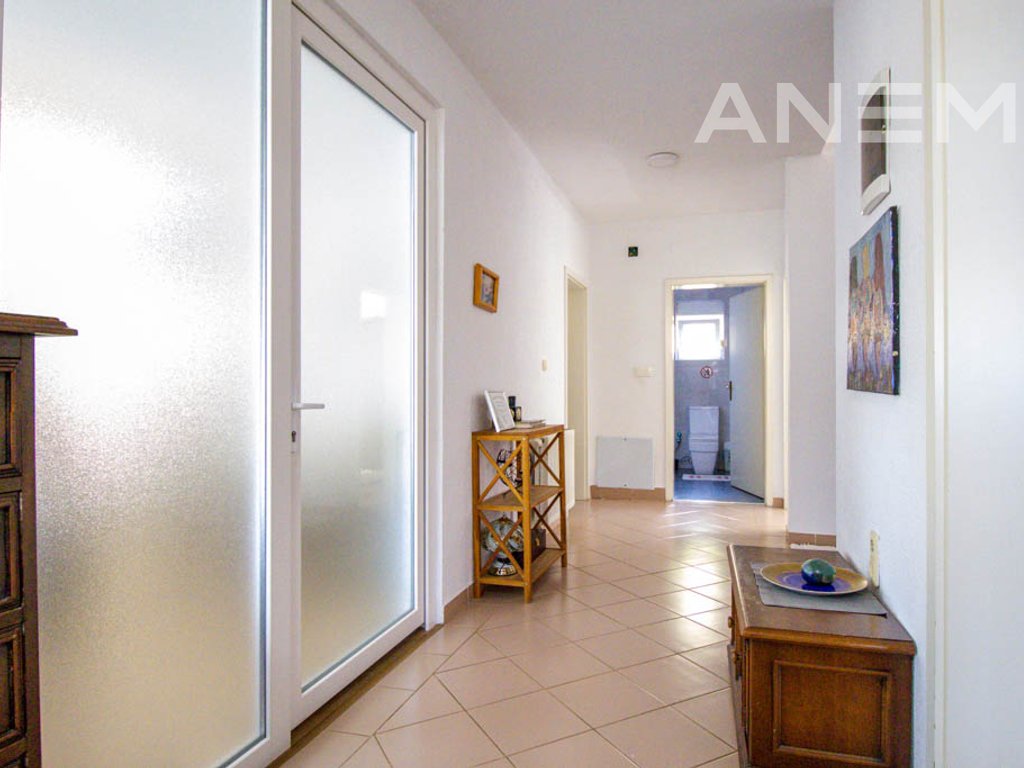 Shtëpi në shitje 440m² në lagjen Mati 1