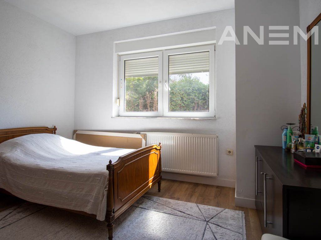 Shtëpi në shitje 440m² në lagjen Mati 1