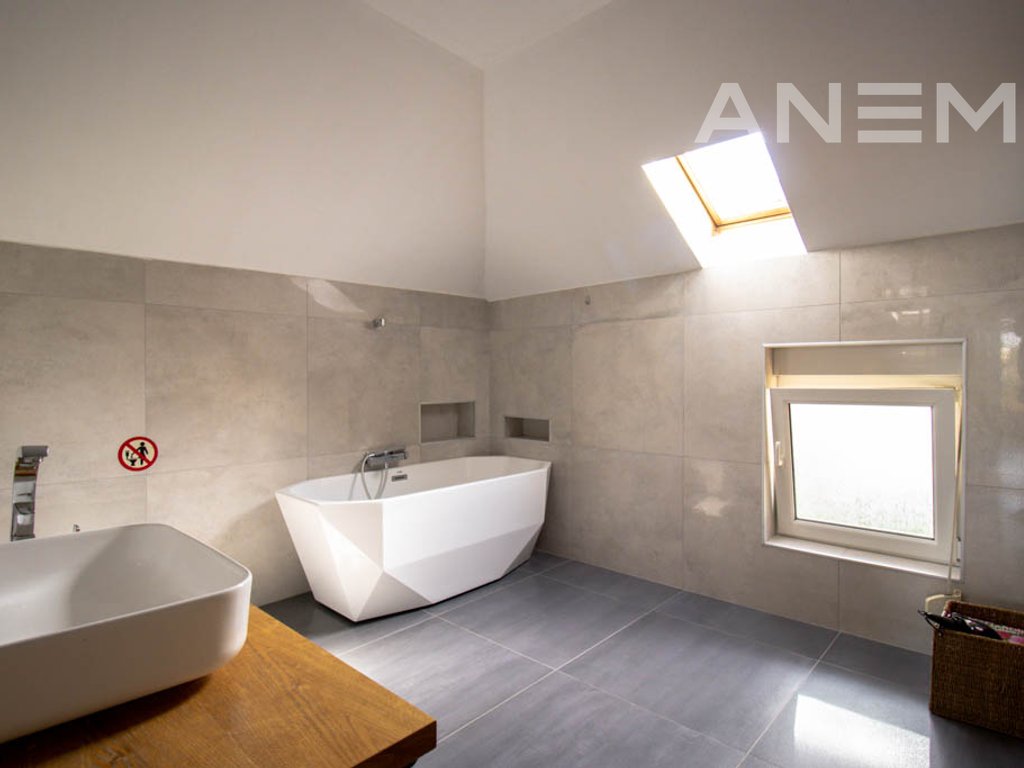 Shtëpi në shitje 440m² në lagjen Mati 1