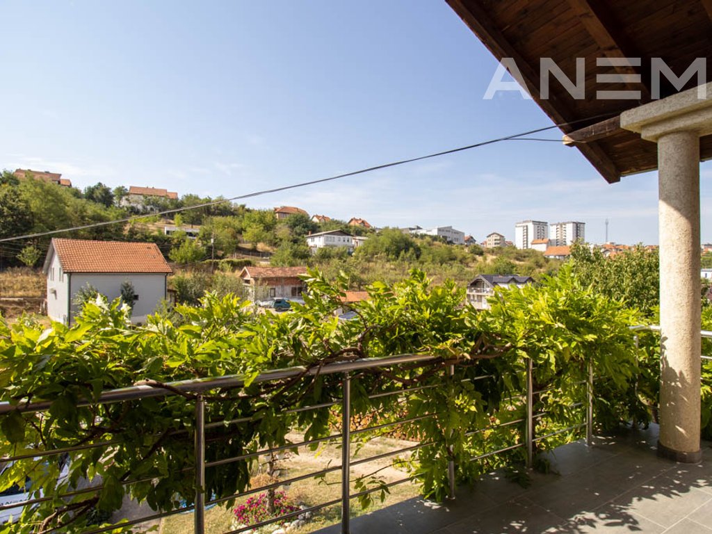 Shtëpi në shitje 440m² në lagjen Mati 1