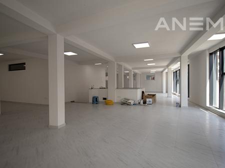Objekt me qira 2800m² në Bregun e Diellit
