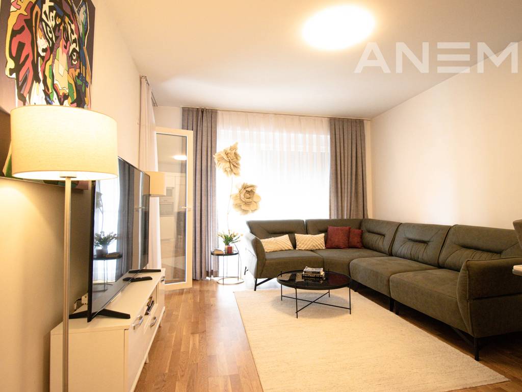 Banesë në shitje 80m² në Tophane