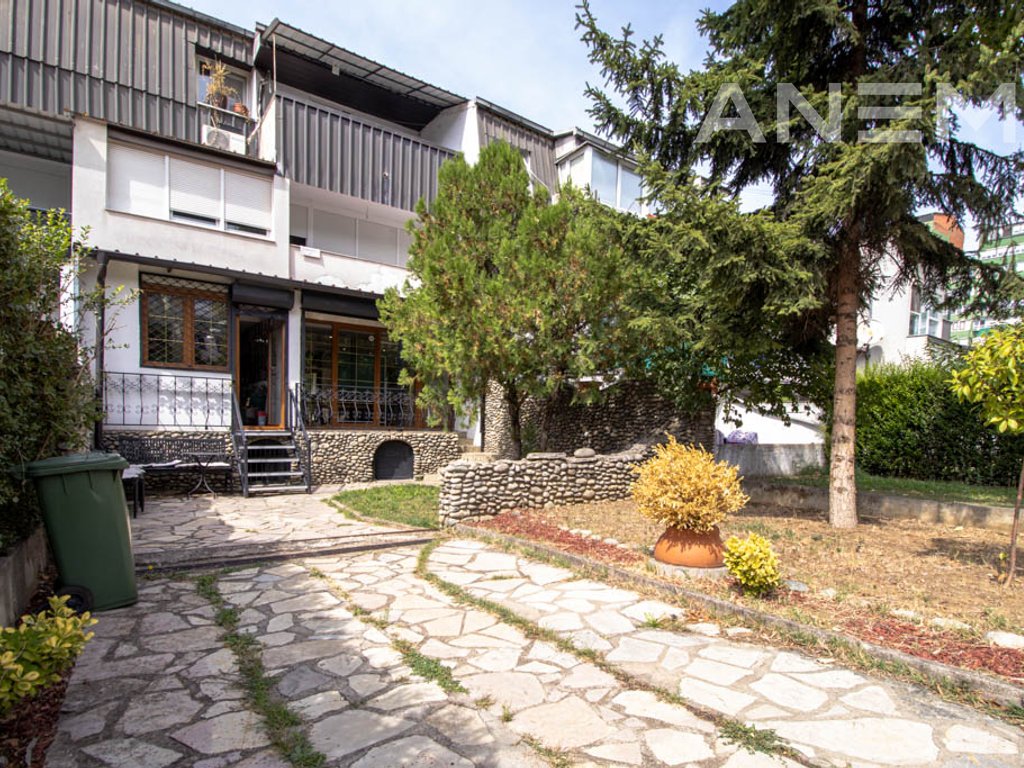 Office for rent with 4 spaces in Dardani