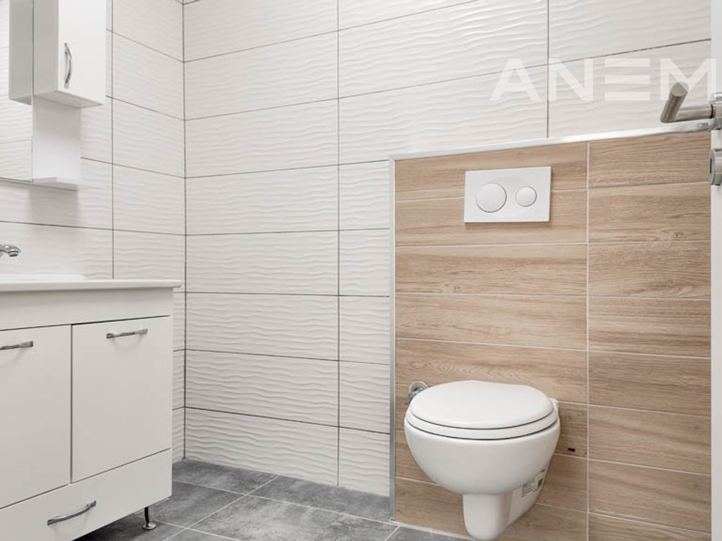 Office for rent with 6 workspaces on Street A