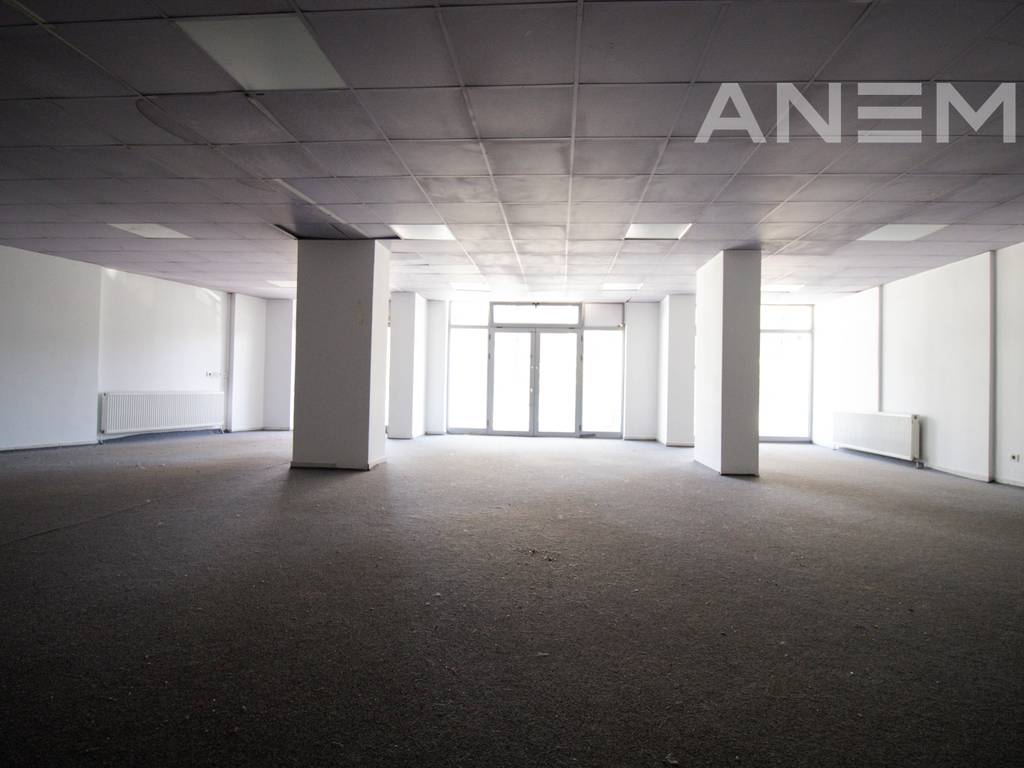 commercial unit for sale 196.36m² në Lakrishtë