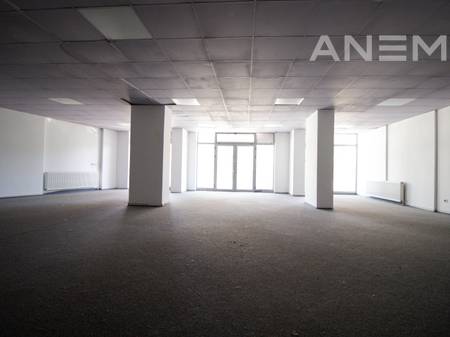 Lokal në shitje 196.36m² në Lakrishtë