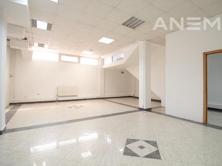 Shop for rent 430m² in Center