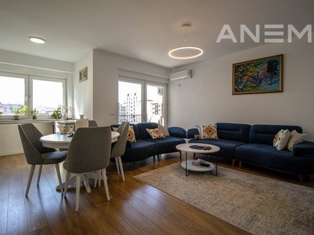 Banesë në shitje 99.7m² në Aktash