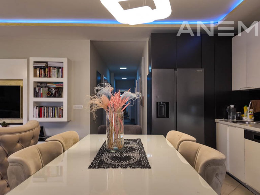 Penthouse for sale 147m² and 40m² terrace in Mati 1 neighborhood