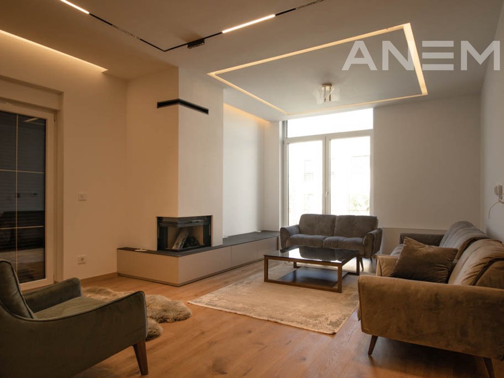 Shtëpi me qira me 3 dhoma gjumi në Royal Green Residence