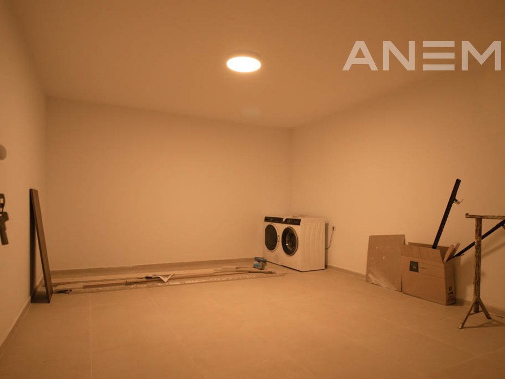 Shtëpi me qira me 3 dhoma gjumi në Royal Green Residence