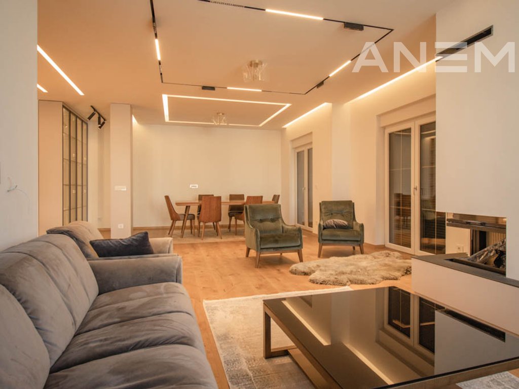 Shtëpi me qira me 3 dhoma gjumi në Royal Green Residence