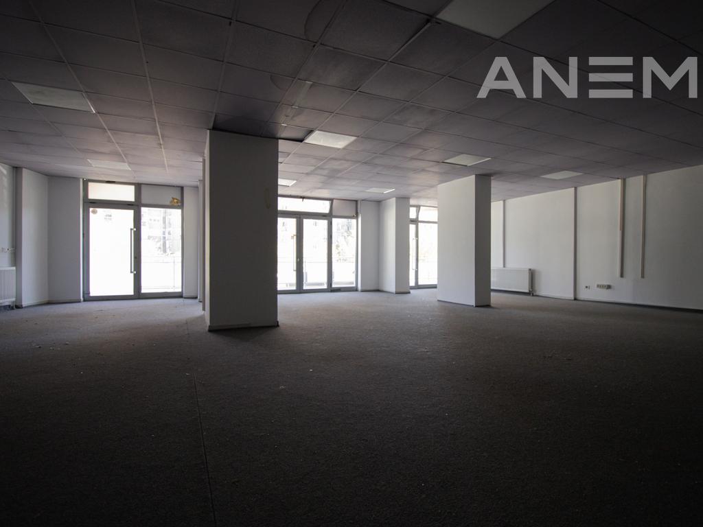 Lokal në shitje 196.36m² në Lakrishtë