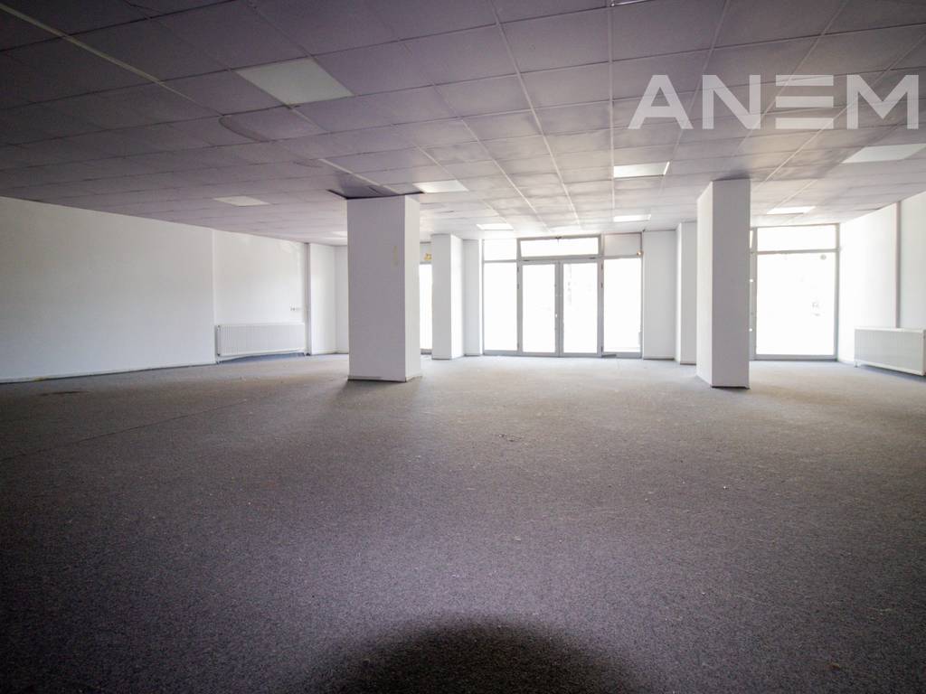 Lokal në shitje 196.36m² në Lakrishtë
