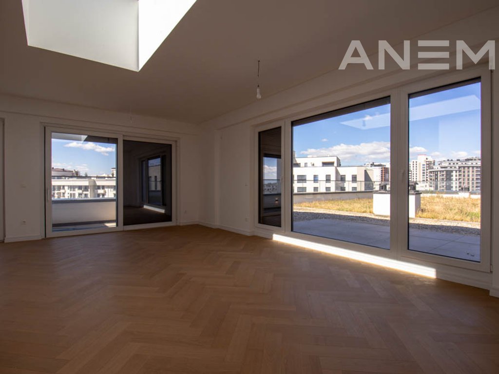 Penthouse for sale 150m² and 173m² terrace on B street