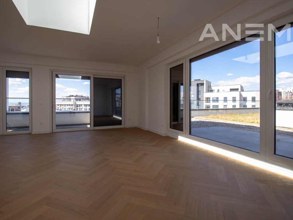 Penthouse for sale 150m² and 173m² terrace on B street