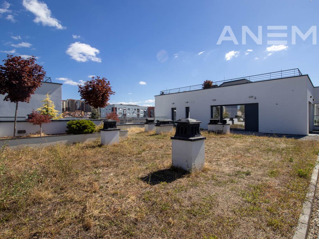 Penthouse for sale 150m² and 173m² terrace on B street