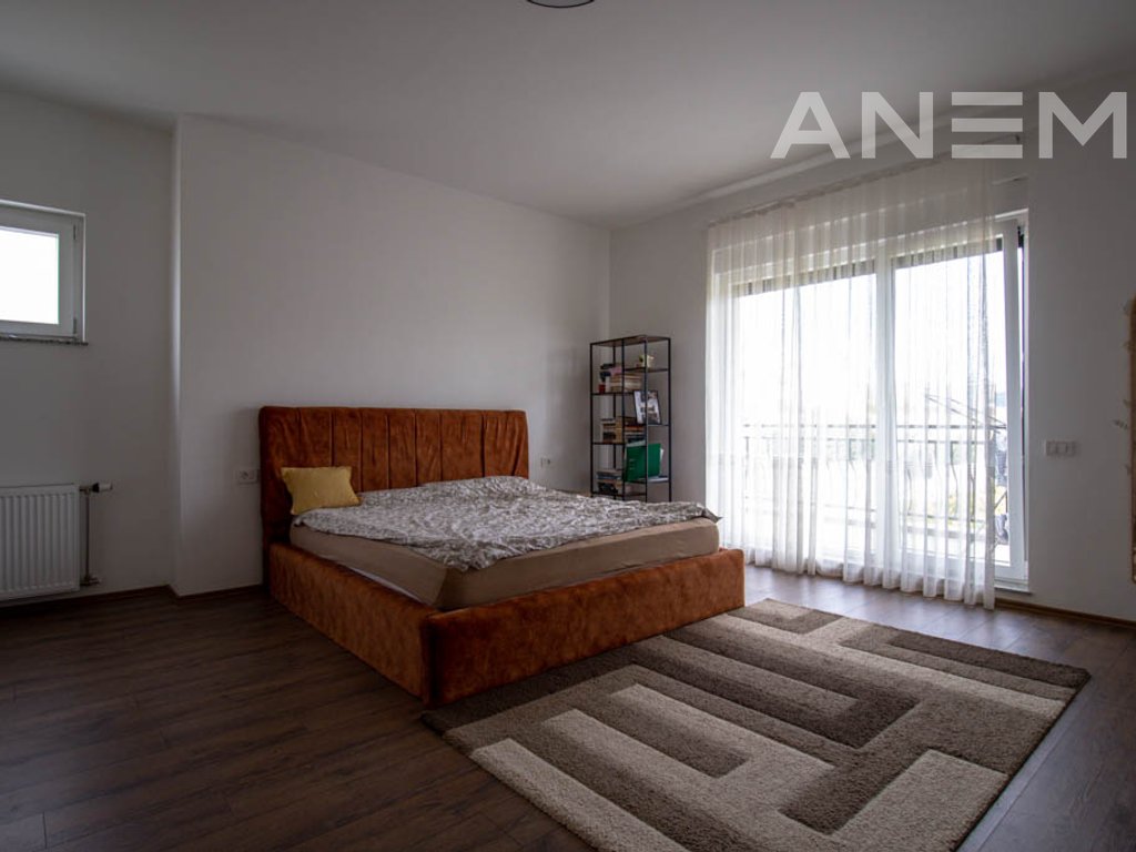 Shtëpi në shitje 240m² në Veternik