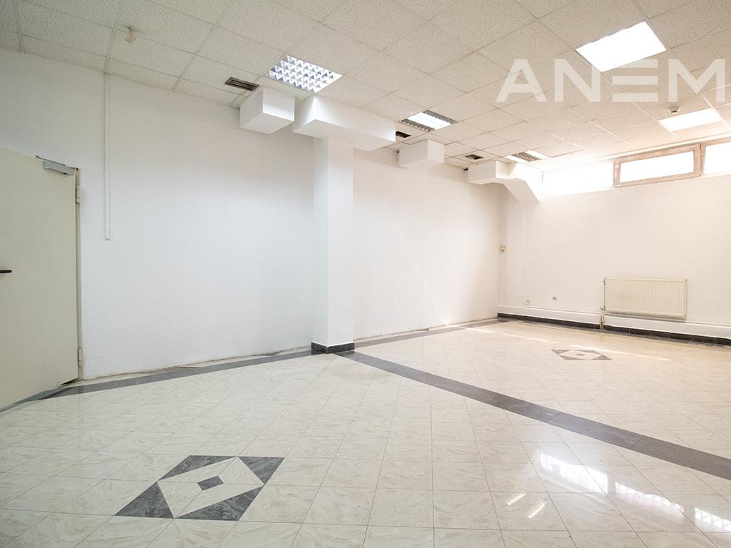 Shop for rent 430m² in Center
