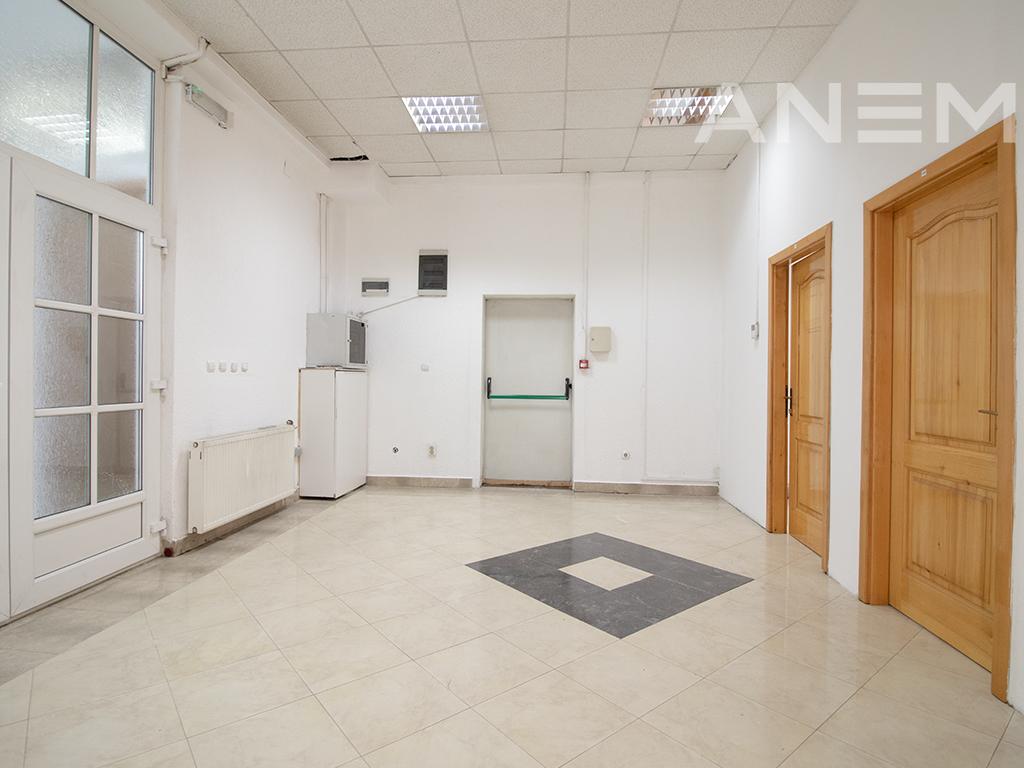 Shop for rent 430m² in Center