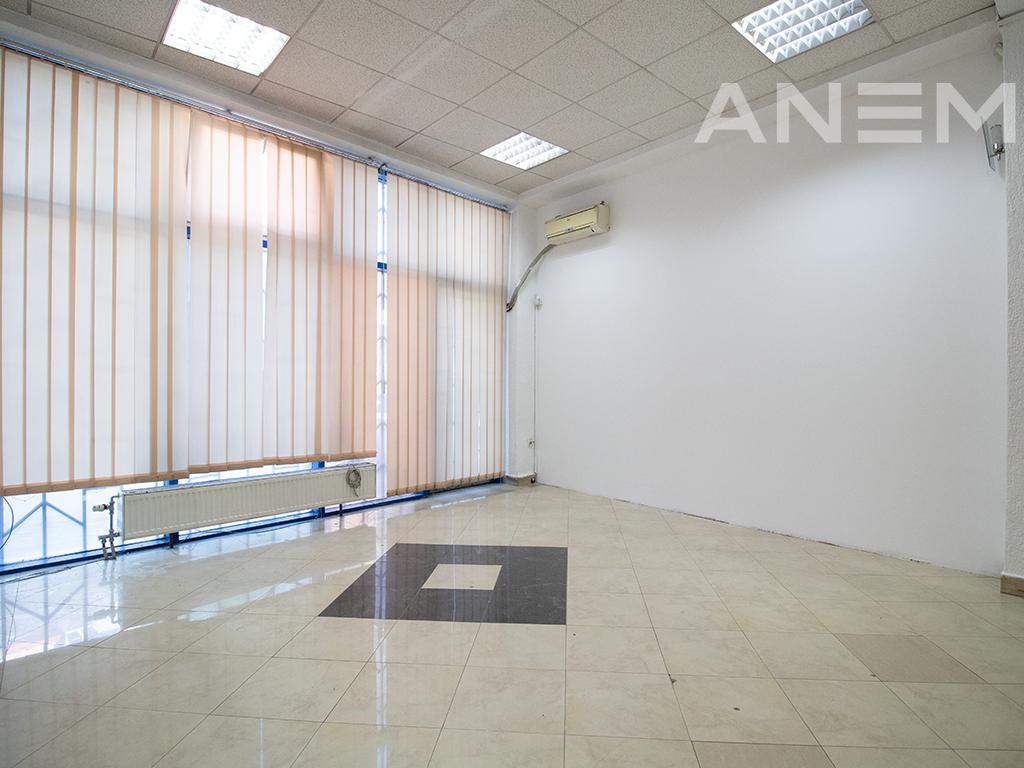 Shop for rent 430m² in Center