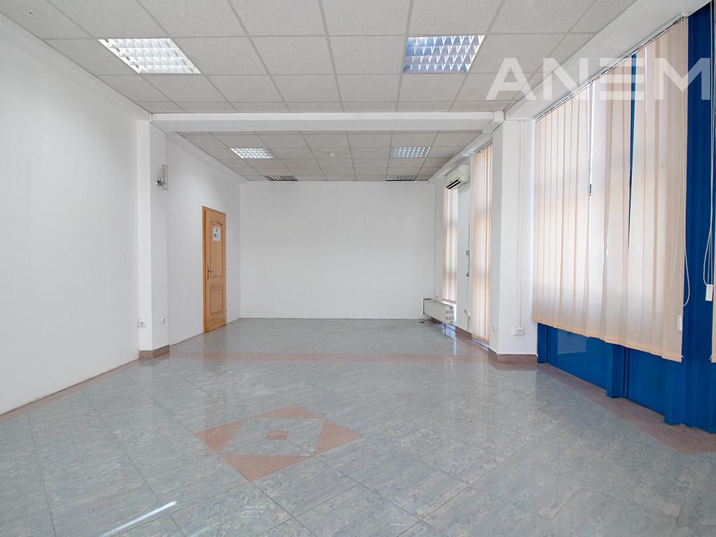Shop for rent 430m² in Center
