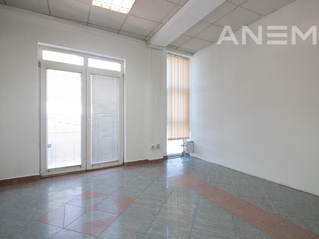 Shop for rent 430m² in Center