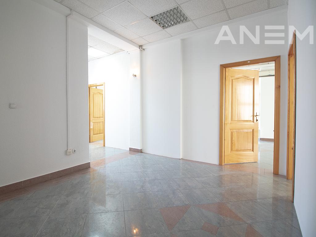 Shop for rent 430m² in Center