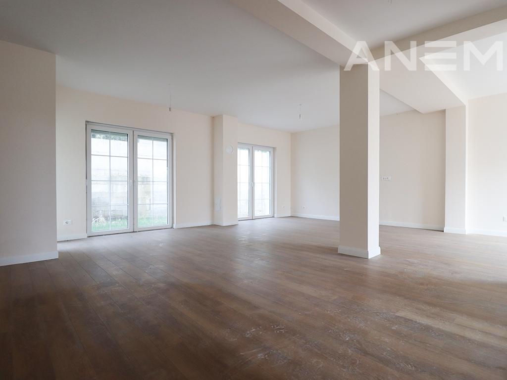 Shtëpi në shitje 326m² në lagjen Avenue 23
