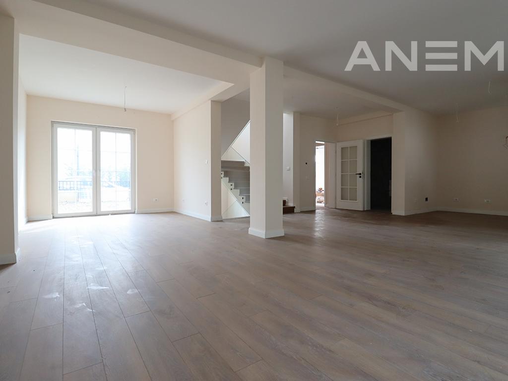 Shtëpi në shitje 326m² në lagjen Avenue 23